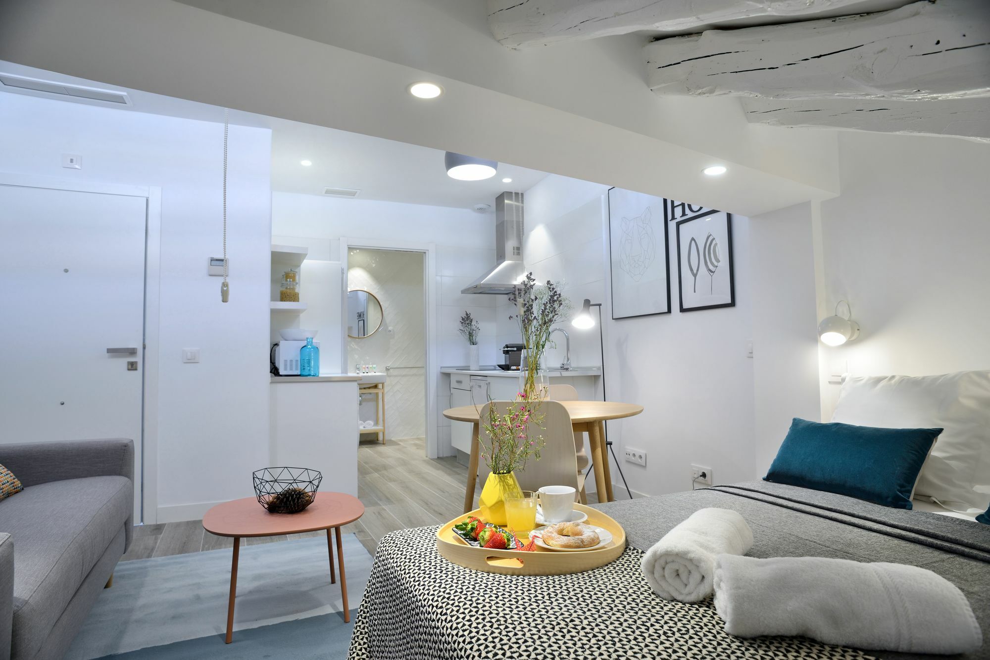 Nqn Aparts & Suites มาดริด ภายนอก รูปภาพ